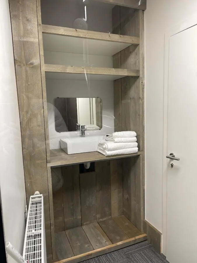 Ruime Luxe Kamer In Centrum Brugge Met Badkamer! Oda ve Kahvaltı